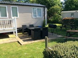 Hopton Holiday Village - Holiday Accommodation 1593 - Suffolk & Essex - 1185869 - thumbnail photo 9