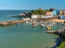 Penally Court - Holiday Accommodation 15943 - South Wales - 1185871 - thumbnail photo 16