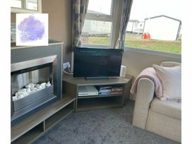 Trecco Bay - Holiday Accommodation 15950 - Somerset & Wiltshire - 1185872 - thumbnail photo 4