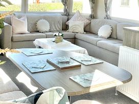 Trecco Bay - Holiday Accommodation 15950 - Somerset & Wiltshire - 1185872 - thumbnail photo 16