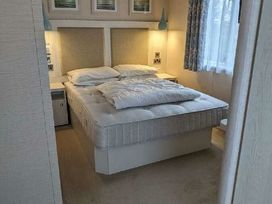 Greenacres Holiday Park - Holiday Accommodation 15953 - North Wales - 1185873 - thumbnail photo 6