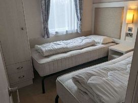 Greenacres Holiday Park - Holiday Accommodation 15953 - North Wales - 1185873 - thumbnail photo 11