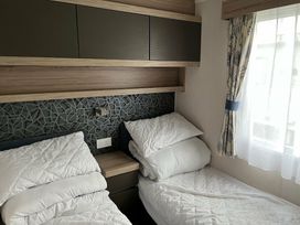 Greenacres Holiday Park - Holiday Accommodation 15958 - North Wales - 1185874 - thumbnail photo 12