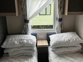Greenacres Holiday Park - Holiday Accommodation 15958 - North Wales - 1185874 - thumbnail photo 14