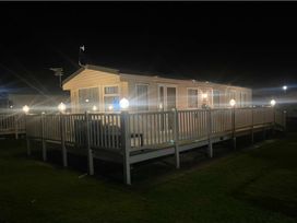 Waterside Leisure Park - Holiday Accommodation 15982 - Lincolnshire - 1185882 - thumbnail photo 13
