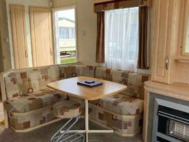 Silver Beach Caravan Park - Holiday Accommodation 15994 - Lincolnshire - 1185884 - thumbnail photo 5