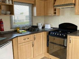 Silver Beach Caravan Park - Holiday Accommodation 15994 - Lincolnshire - 1185884 - thumbnail photo 7