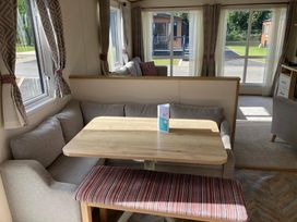 Kingfisher Caravan Park - Holiday Accommodation 16020 - Lincolnshire - 1185891 - thumbnail photo 4