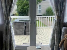 Presthaven Beach Resort - Holiday Accommodation 16036 - North Wales - 1185896 - thumbnail photo 9
