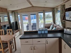 Golden Palm Resort - Holiday Accommodation 16069 - Lincolnshire - 1185905 - thumbnail photo 19