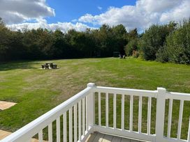 Hopton Holiday Village - Holiday Accommodation 16076 - Suffolk & Essex - 1185908 - thumbnail photo 2