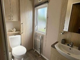 Hopton Holiday Village - Holiday Accommodation 16076 - Suffolk & Essex - 1185908 - thumbnail photo 9