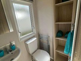 Hopton Holiday Village - Holiday Accommodation 16076 - Suffolk & Essex - 1185908 - thumbnail photo 15