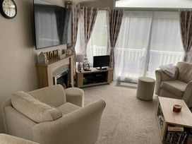 Hopton Holiday Village - Holiday Accommodation 16076 - Suffolk & Essex - 1185908 - thumbnail photo 17