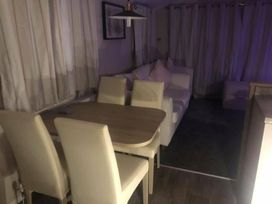 Unity Holiday Resort - Holiday Accommodation 16079 - Somerset & Wiltshire - 1185910 - thumbnail photo 2