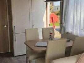 Unity Holiday Resort - Holiday Accommodation 16079 - Somerset & Wiltshire - 1185910 - thumbnail photo 7