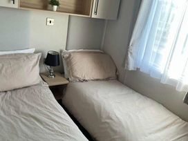 Unity Holiday Resort - Holiday Accommodation 16079 - Somerset & Wiltshire - 1185910 - thumbnail photo 11
