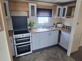 Regent Bay Holiday Park - Holiday Accommodation 16080 - Lake District - 1185911 - thumbnail photo 8