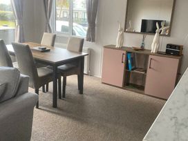 Barmouth Bay Holiday Village - Holiday Accommodation 16089 - Mid Wales - 1185913 - thumbnail photo 12