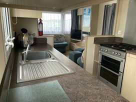 Greenacres Holiday Park - Holiday Accommodation 16092 - North Wales - 1185914 - thumbnail photo 8