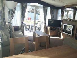 Primrose Valley Holiday Park - Holiday Accommodation 1612 - North Yorkshire (incl. Whitby) - 1185919 - thumbnail photo 7
