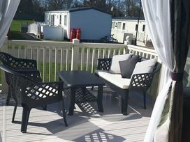 Primrose Valley Holiday Park - Holiday Accommodation 1612 - North Yorkshire (incl. Whitby) - 1185919 - thumbnail photo 11