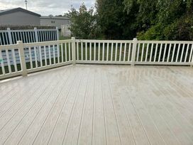 Trecco Bay - Holiday Accommodation 16124 - Somerset & Wiltshire - 1185921 - thumbnail photo 2