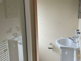 Trecco Bay - Holiday Accommodation 16124 - Somerset & Wiltshire - 1185921 - thumbnail photo 6
