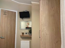 Trecco Bay - Holiday Accommodation 16124 - Somerset & Wiltshire - 1185921 - thumbnail photo 7