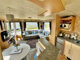 Thornwick Bay Holiday Village - Holiday Accommodation 16127 - North Yorkshire (incl. Whitby) - 1185923 - thumbnail photo 2
