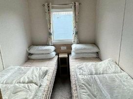 Grondre Holiday Park - Holiday Accommodation 16143 - South Wales - 1185927 - thumbnail photo 11