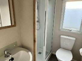 Grondre Holiday Park - Holiday Accommodation 16143 - South Wales - 1185927 - thumbnail photo 18