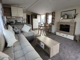 Golden Palm Resort - Holiday Accommodation 16189 - Lincolnshire - 1185938 - thumbnail photo 1