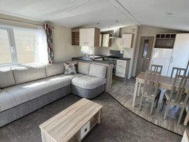 Golden Palm Resort - Holiday Accommodation 16189 - Lincolnshire - 1185938 - thumbnail photo 7