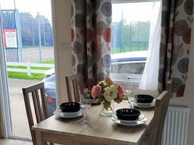 Golden Palm Resort - Holiday Accommodation 16189 - Lincolnshire - 1185938 - thumbnail photo 13