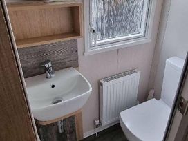 Seashore Holiday Park - Holiday Accommodation 16220 - Norfolk - 1185944 - thumbnail photo 11