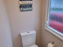 Seashore Holiday Park - Holiday Accommodation 16220 - Norfolk - 1185944 - thumbnail photo 14