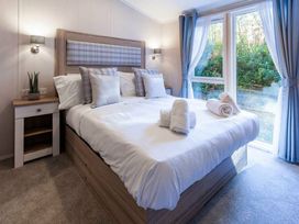 Kelling Heath Holiday Park - Holiday Accommodation 16221 - Norfolk - 1185945 - thumbnail photo 10