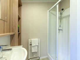 Kelling Heath Holiday Park - Holiday Accommodation 16221 - Norfolk - 1185945 - thumbnail photo 15