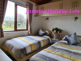 White Acres Holiday Park - Holiday Accommodation 16243 - Cornwall - 1185952 - thumbnail photo 14