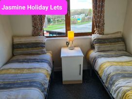 White Acres Holiday Park - Holiday Accommodation 16243 - Cornwall - 1185952 - thumbnail photo 16