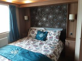 Lyons Sunnysands Holiday Park - Holiday Accommodation 16276 - Mid Wales - 1185961 - thumbnail photo 11