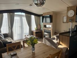 Blue Dolphin Holiday Park - Holiday Accommodation 16278 - North Yorkshire (incl. Whitby) - 1185962 - thumbnail photo 3
