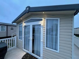 Blue Dolphin Holiday Park - Holiday Accommodation 16278 - North Yorkshire (incl. Whitby) - 1185962 - thumbnail photo 5