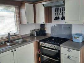 Kiln Park Holiday Park - Holiday Accommodation 16316 - South Wales - 1185977 - thumbnail photo 12