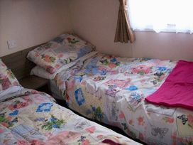 Lizard Point Holiday Park - Holiday Accommodation 1634 - Cornwall - 1185988 - thumbnail photo 5