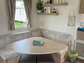 Caister Holiday Park - Holiday Accommodation 16360 - Norfolk - 1185991 - thumbnail photo 6