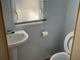 Caister Holiday Park - Holiday Accommodation 16360 - Norfolk - 1185991 - thumbnail photo 11