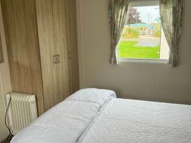 Caister Holiday Park - Holiday Accommodation 16360 - Norfolk - 1185991 - thumbnail photo 12