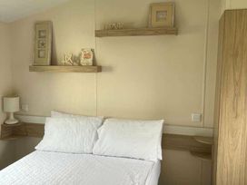 Caister Holiday Park - Holiday Accommodation 16360 - Norfolk - 1185991 - thumbnail photo 13